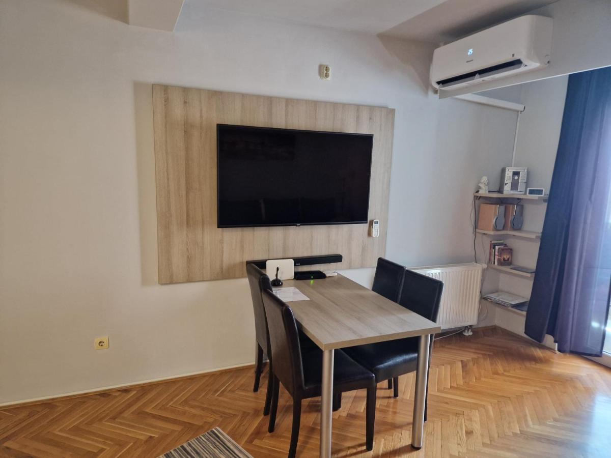Apartment Viktor,Parking Osijek Exterior photo